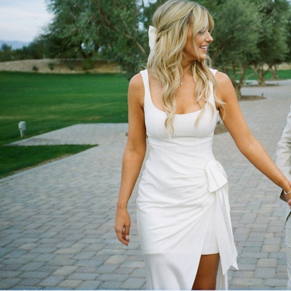 Cinq a Sept Marian Gown in White - Picture 4 of 11